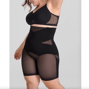 HoneyLove SuperPower Short